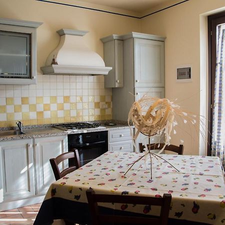 Chiesina Uzzanese Room In Farmhouse - Apartment In Farmhouse Casolare Dei Fiori מראה חיצוני תמונה