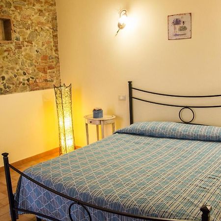 Chiesina Uzzanese Room In Farmhouse - Apartment In Farmhouse Casolare Dei Fiori מראה חיצוני תמונה